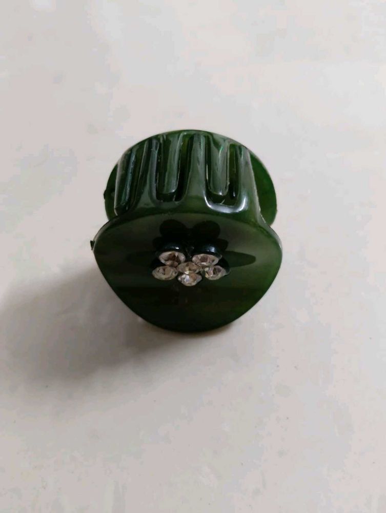 Elegant Green Claw Clip with Rhinestones