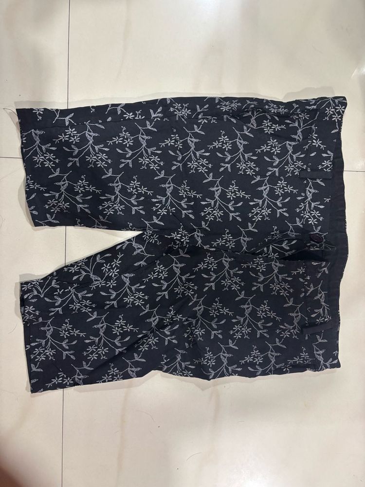 Floral Print Capri Pants