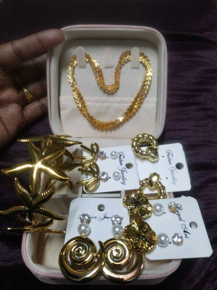 office wear minimal jewelleries