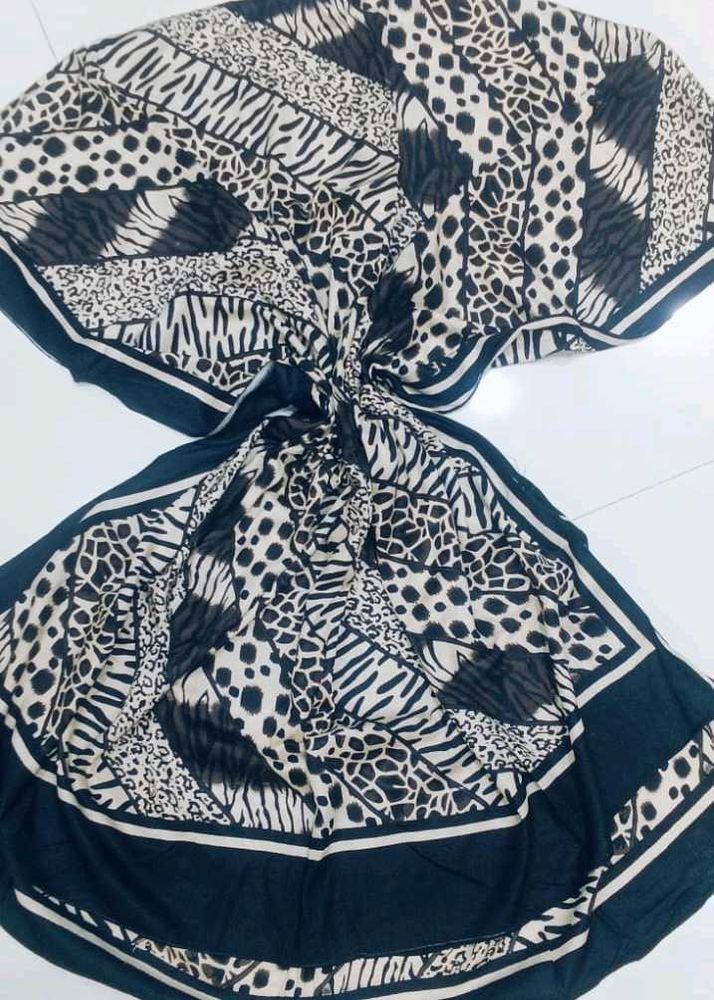 Stylish Animal Print Scarf