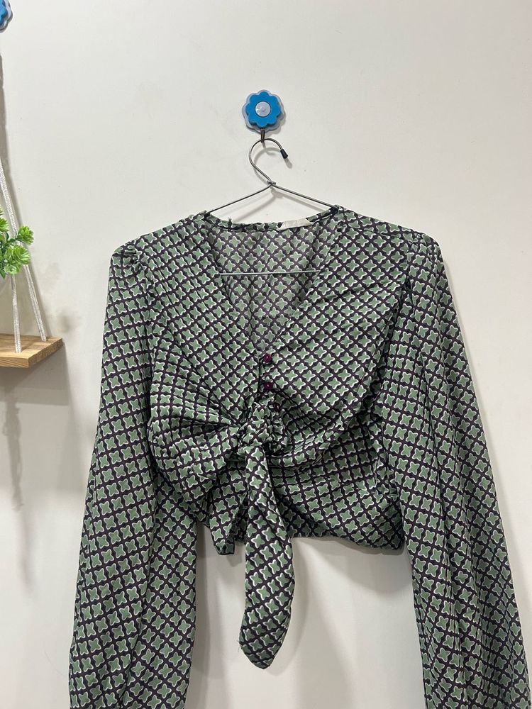 Chic Printed Crop Tie-Front Blouse