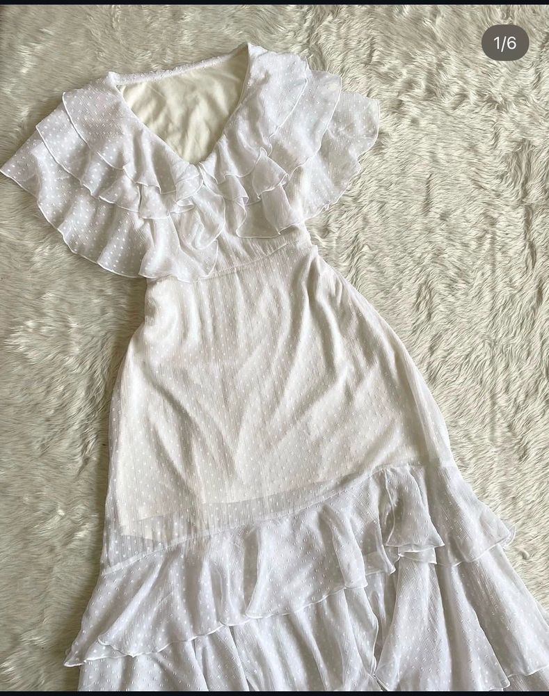 Chic White Ruffled Maxi Dress