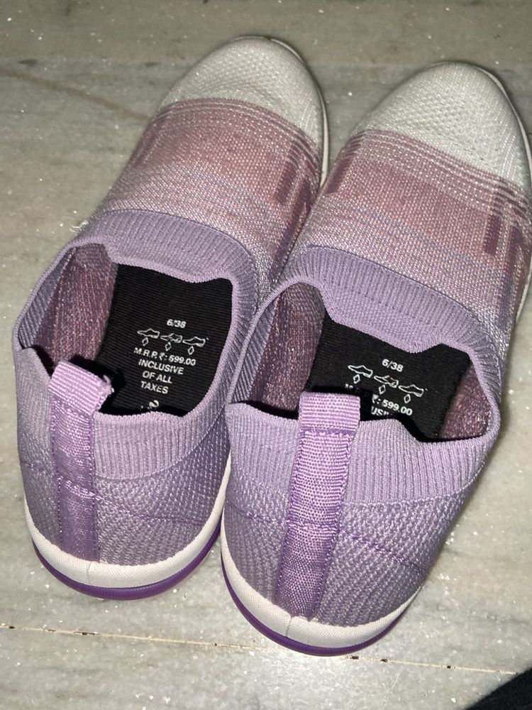 Casual slip-on shoes