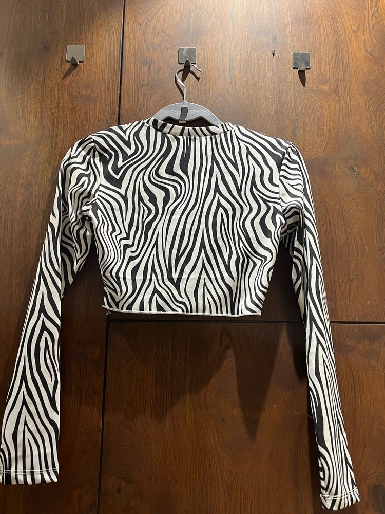 SSS Black &amp; White Zebra Print Stretch Crop Top – S