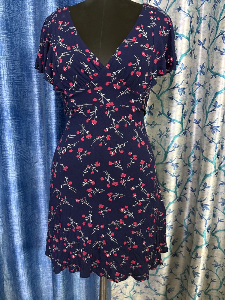 Chic Navy Floral Print Dress