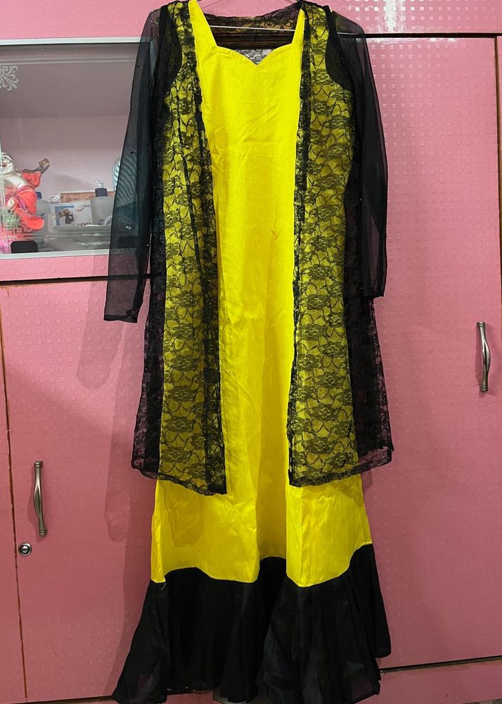 Vibrant Yellow &amp; Black Lace Gown