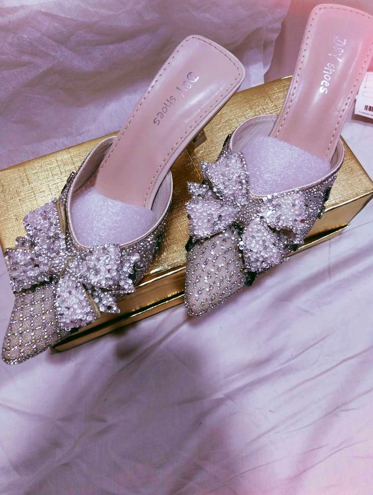 Bow Heels