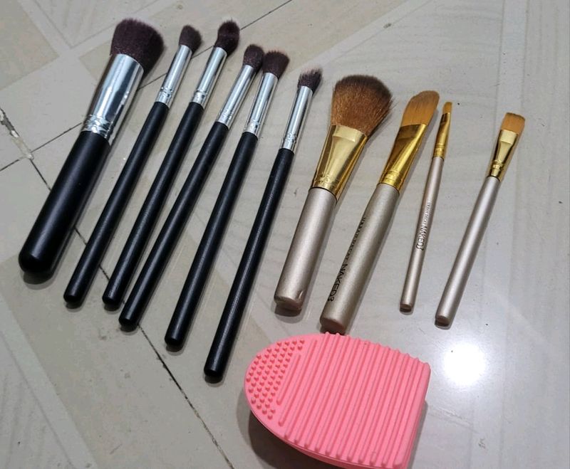 Pack 10 MAKEUP Brush &amp; brushes Cleaning Pad