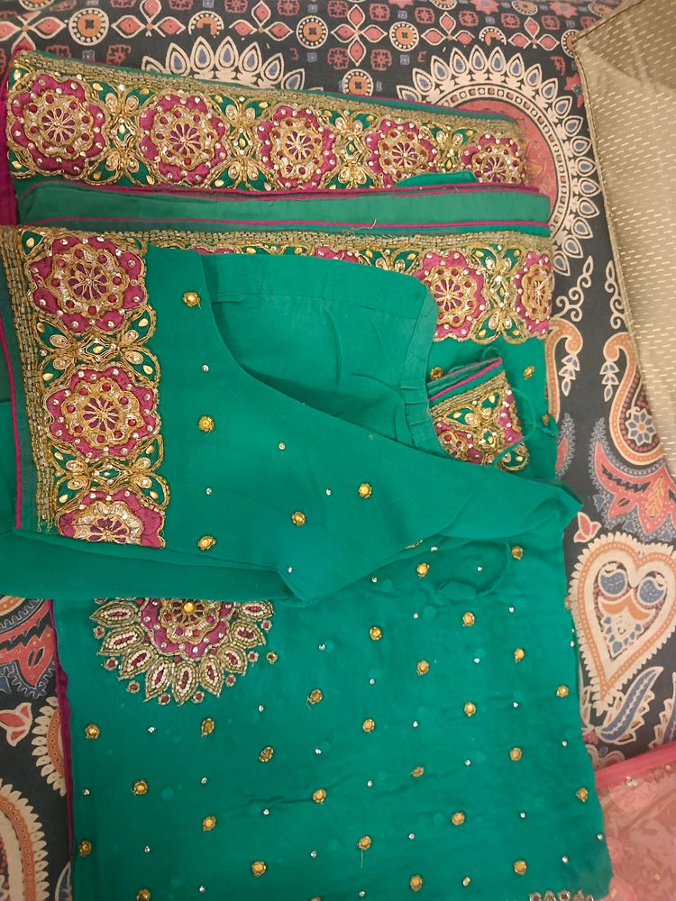 Heavy Butta Work Saree With All Over Patch