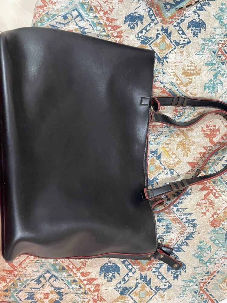 Chic Black Handbag