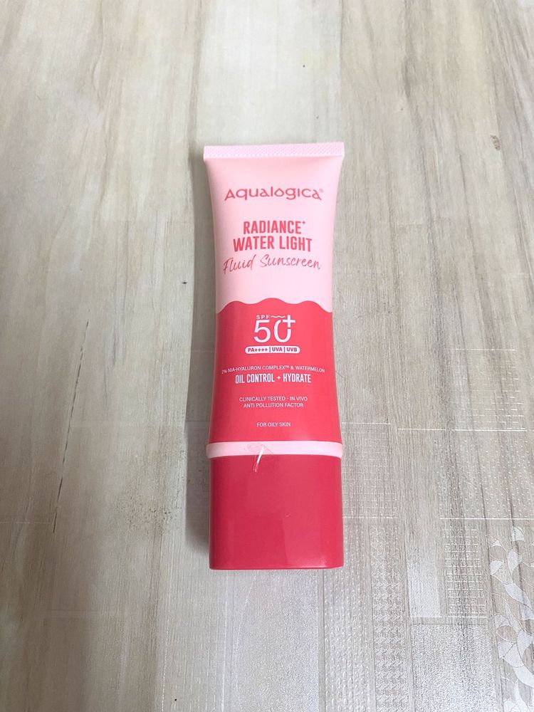 Aqualogica Radiance Water Light Fluid Sunscreen SP