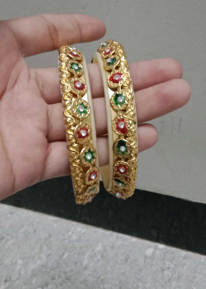 Gold-toned Floral Bangle Set