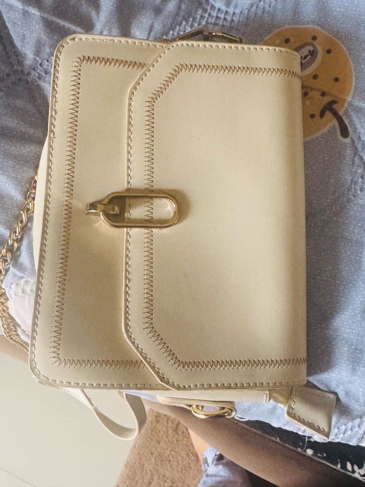 Cream Chain Shoulder Bag