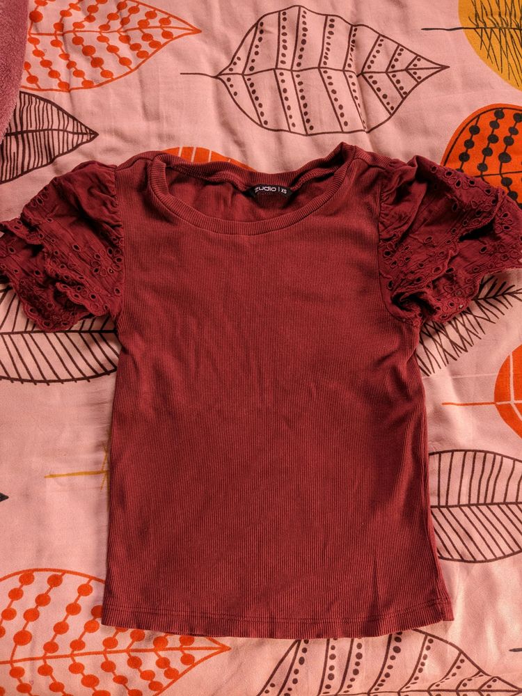 Rust 🏵️ Stretchable Top With Lace Sleeves