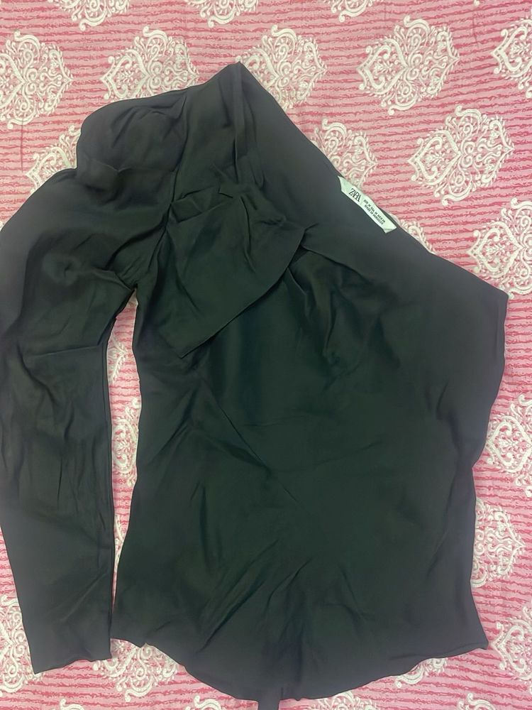 Zara Black One Shoulder Top