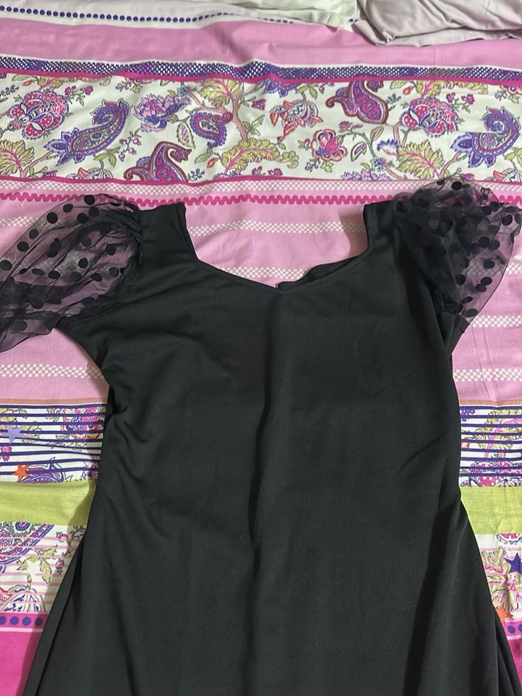 Chic Black Dress with Puffy Sleeves