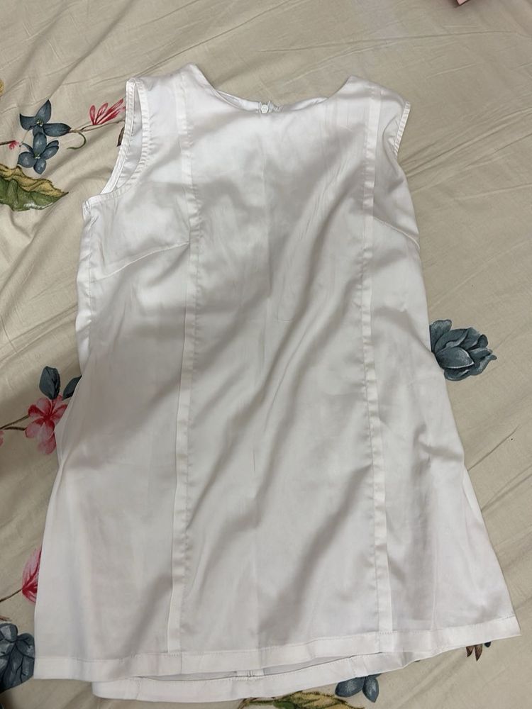 Chic White Sleeveless A-Line Top