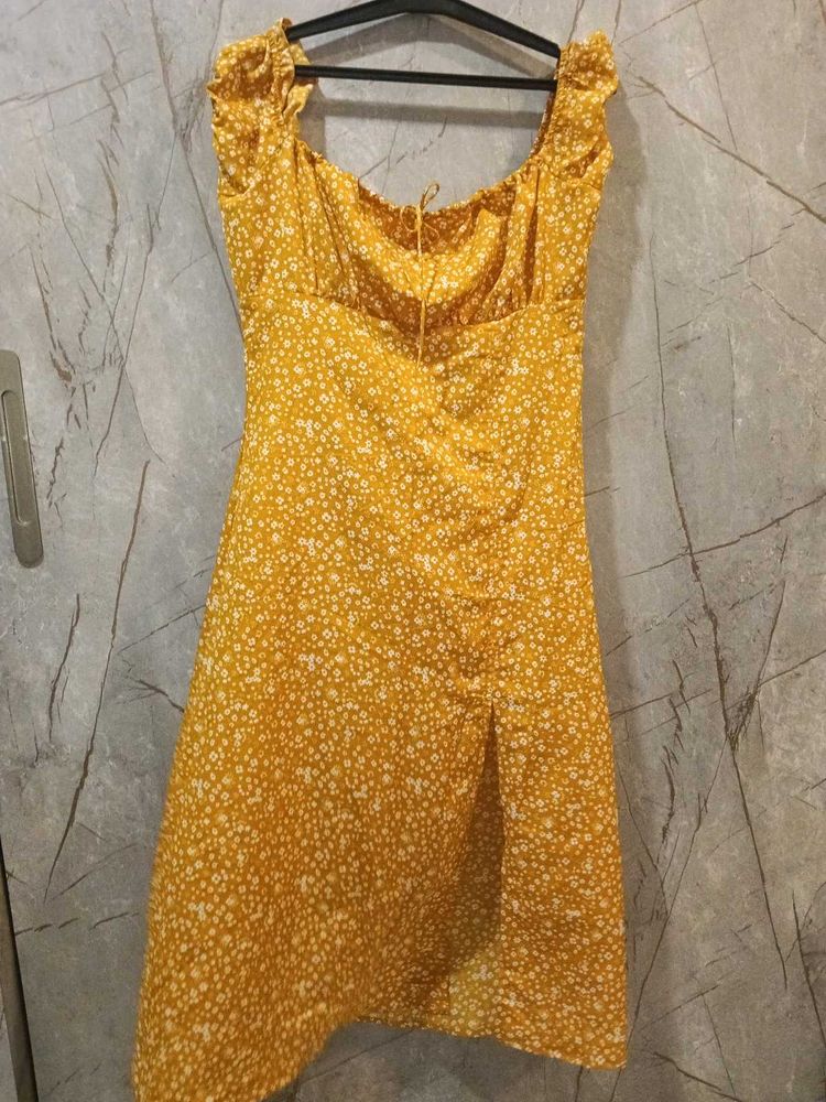 Yellow Floral Print Midi Dress (size-M)
