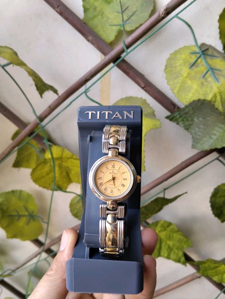 Elegant  Gold-Tone Women's Watch