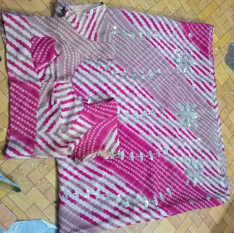 Pink &amp; White Bandhani Saree