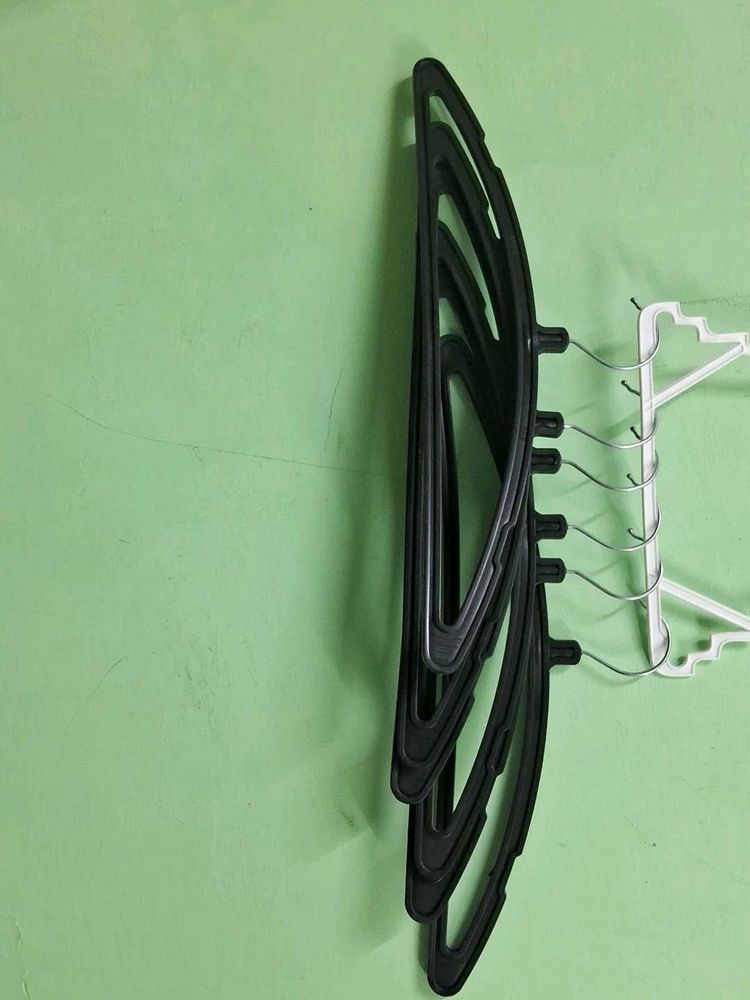 Black Plastic Clothes Hangers (Set of 6)