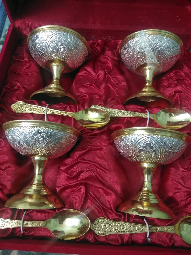Cup Set With Velvet Box For Gift Purpose