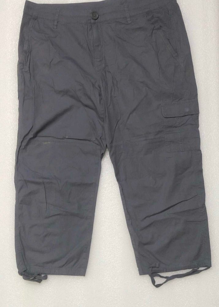 Imported DKNY Jeans Capri Pant