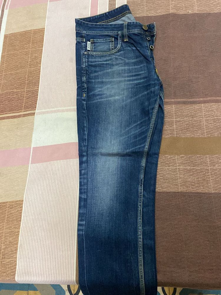 Dark Wash Denim Jean 5 Jeans Total