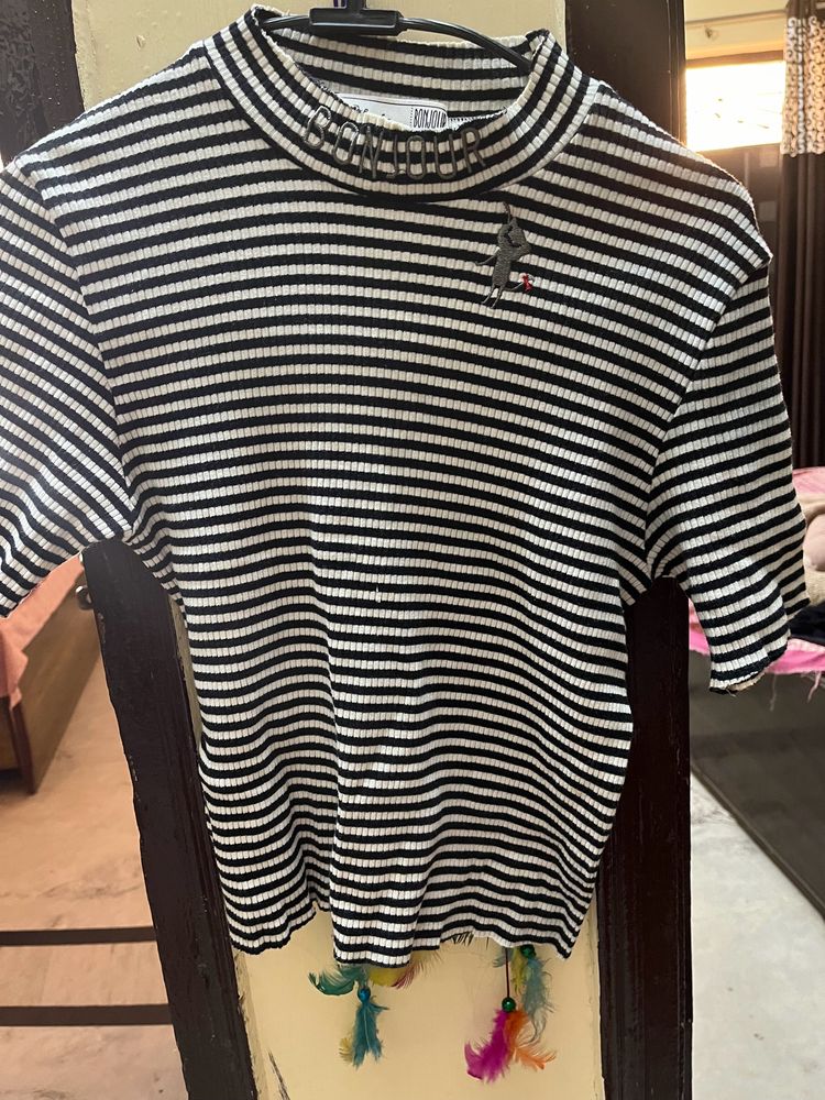 Black And White Color Top Of Bonjour