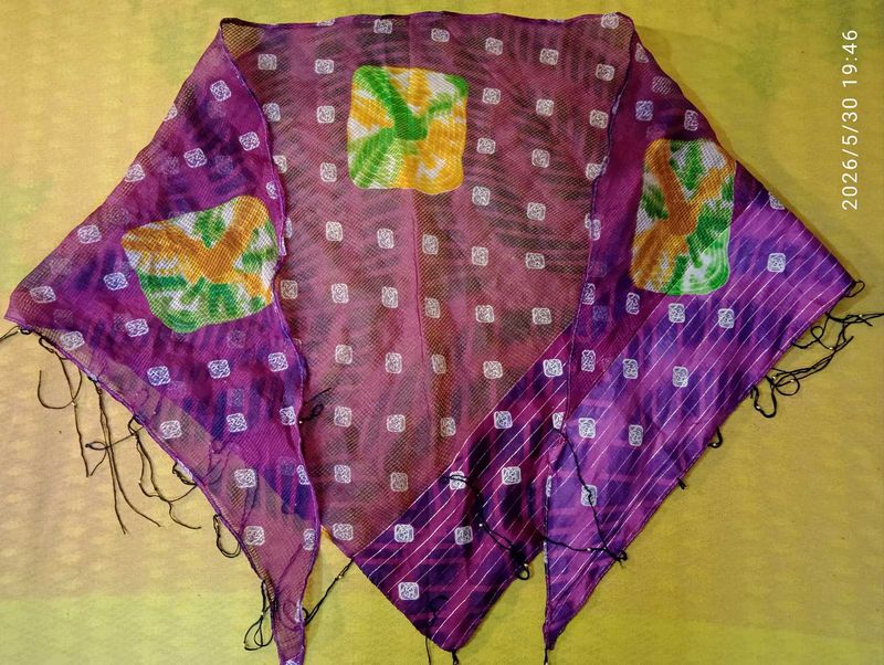 Triangle shape Purple Bandhani Dupatta w/ tassels