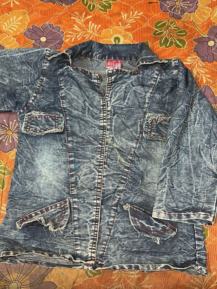 Distressed Denim 🧥 jacket