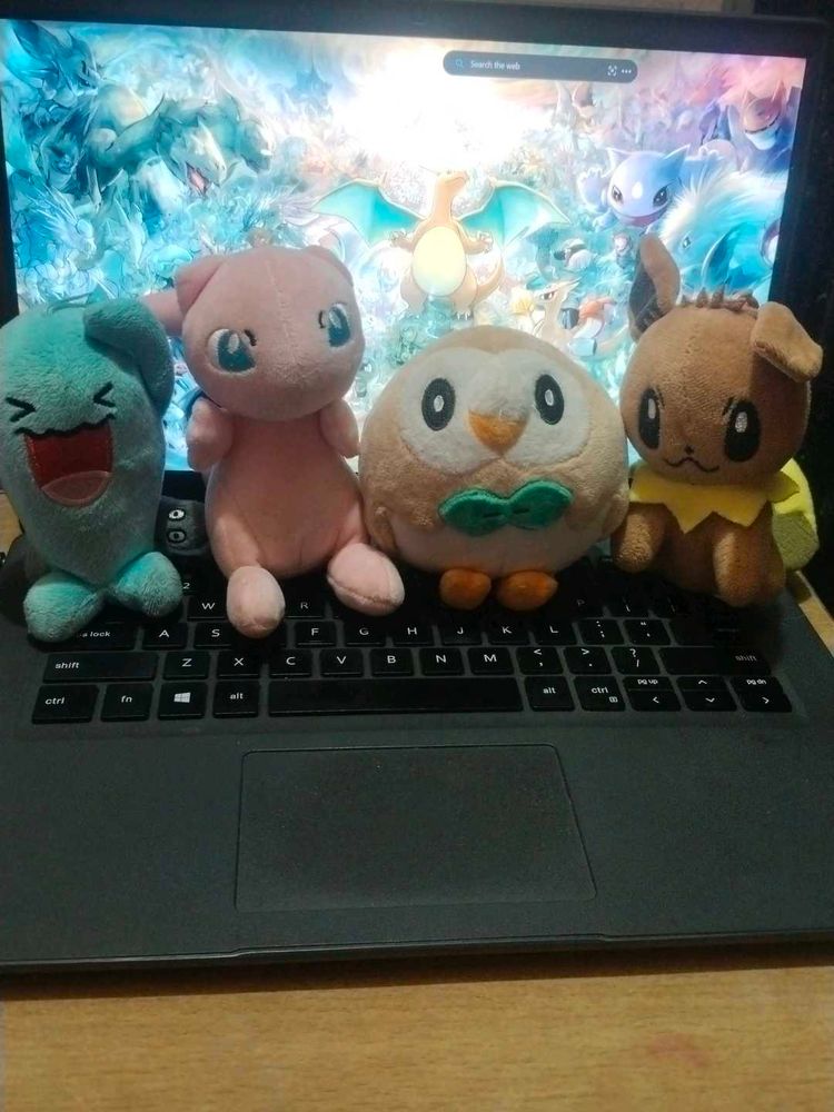 4 pokemon keychain set