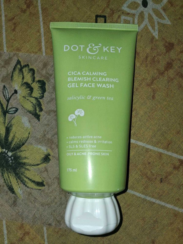 Dot &amp; Key Cica Calming Face Wash