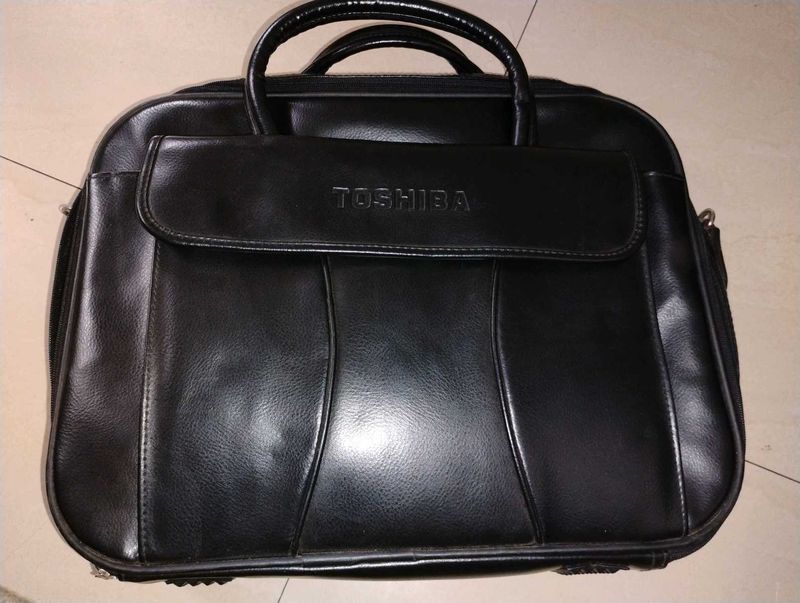 Toshiba Laptop Bag in pure leather