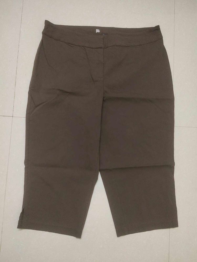 Imported Slimming Capri Pant