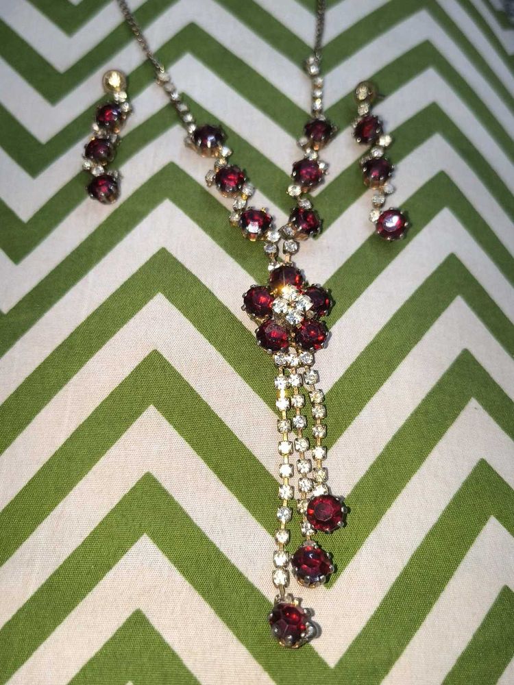 Elegant Red Stone Necklace &amp; Earring Set