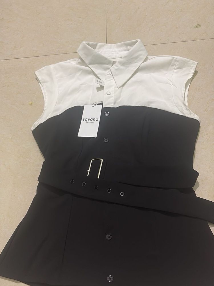 Chic Black &amp; White Belted top