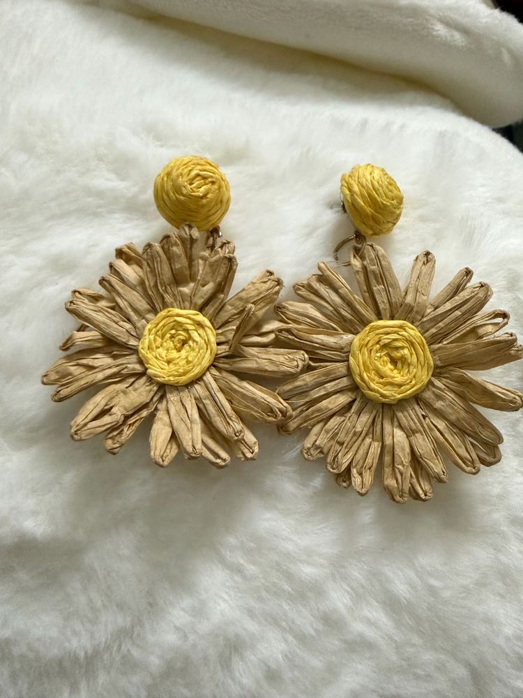 Daisy Raffia Earrings
