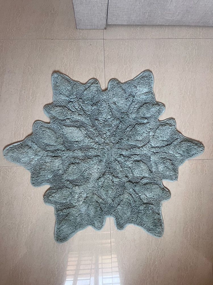 Decorative Snowflake Rug