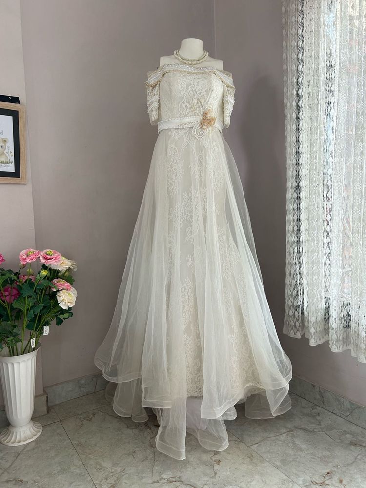Elegant Bridal Gown with Lace