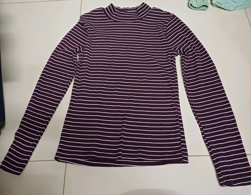 Unused Striped Stretchable Top
