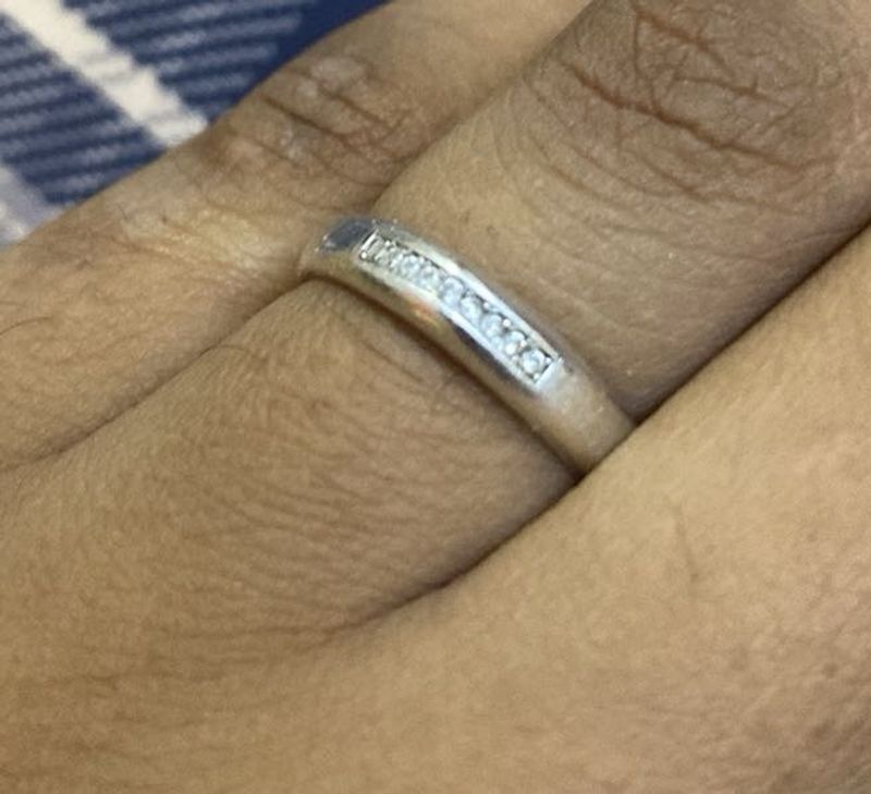 REAL SILVER Elegant Diamond Band Ring
