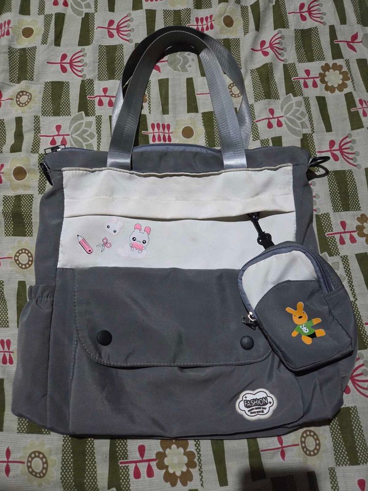 Gray Fashion Tote Bag with a pouch