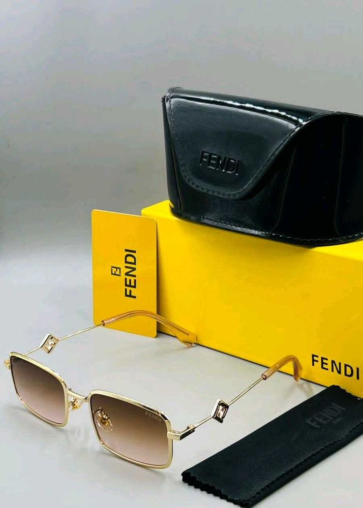 Chic Fendi Square Sunglasses