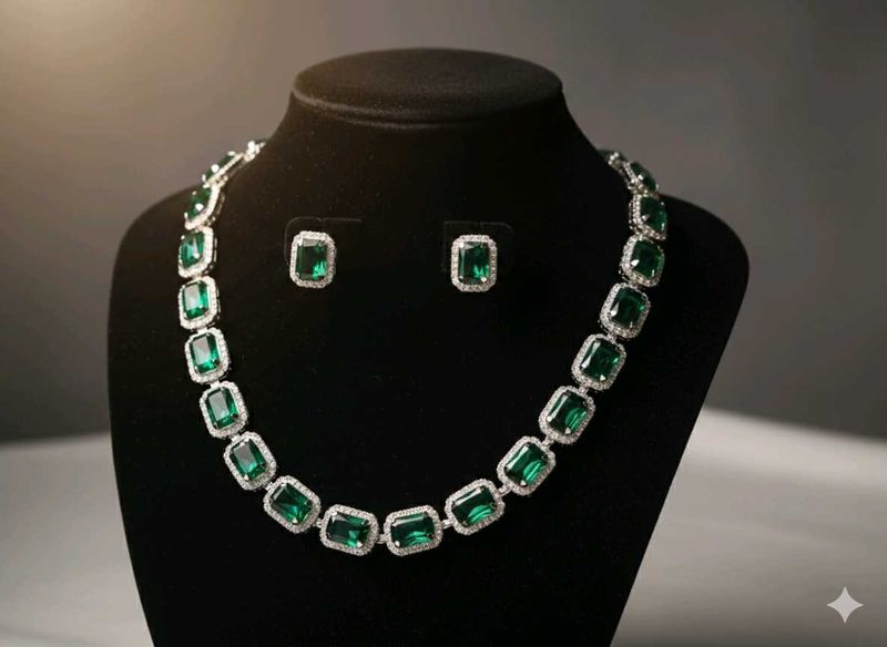 Emerald Green Necklace &amp; Earring Set