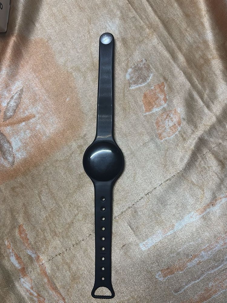 Black Fitness Tracker Band