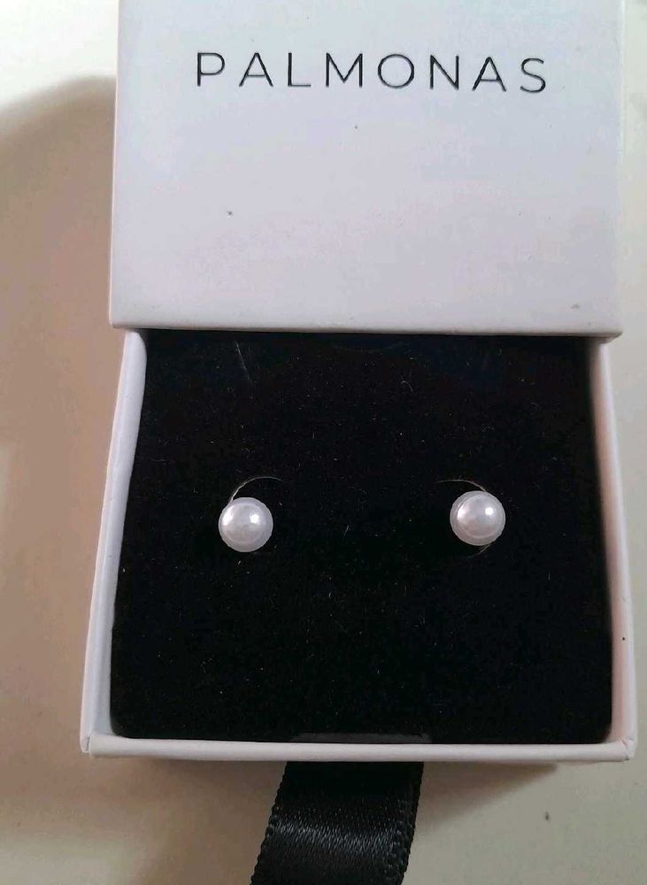 Palmonas Pearl Stud Earrings