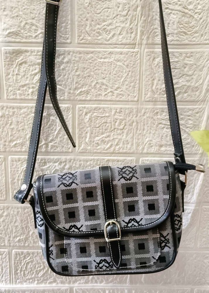 Mini Chic Crossbody Bag