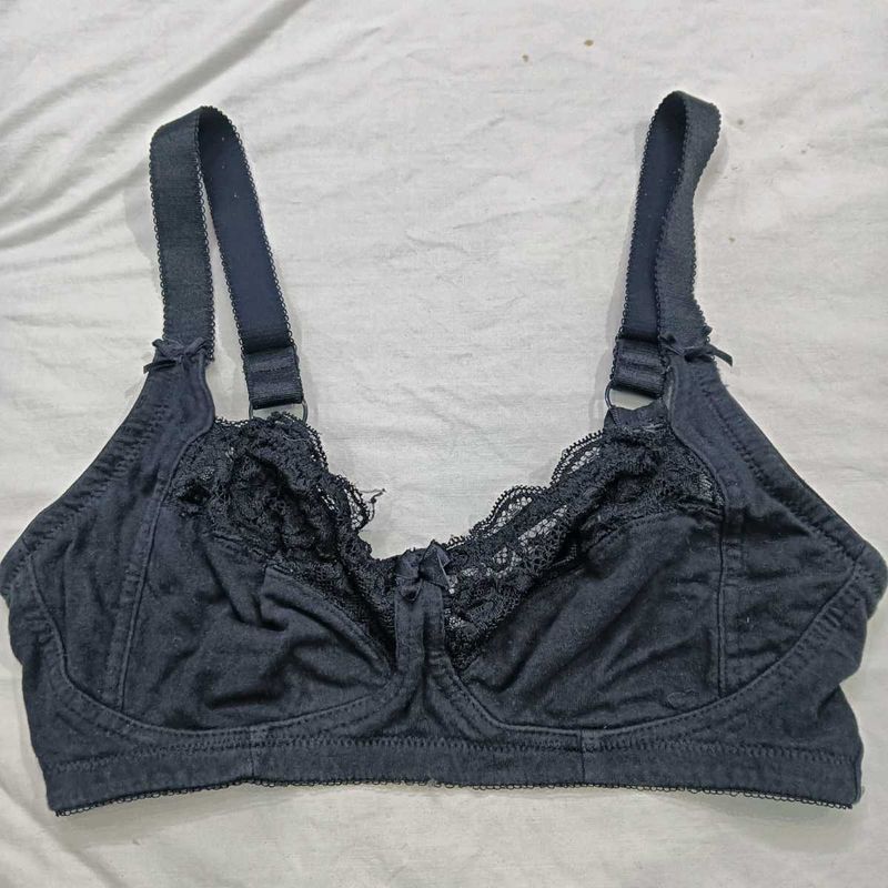 Comfortable🤎 Black Lace Trim Bra