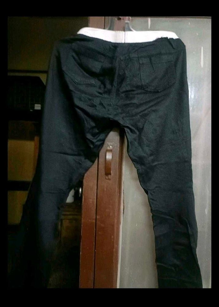 Black jeggings in 32 waist combo